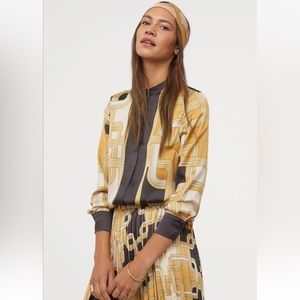 H&M x Richard Allan Satin Tunic Blouse | Geometric Chain Print | Size 8 / EUR 40
